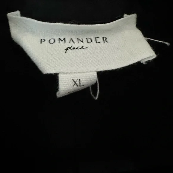Tuckernuck Pomander Place Black Polly shift dress - Picture 3 of 4